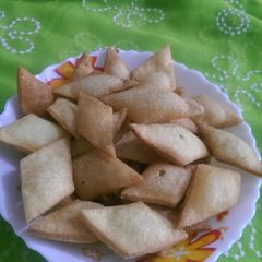 Sweet & salty Sakkarpara A picture of Sweet & salty Sakkarpara.