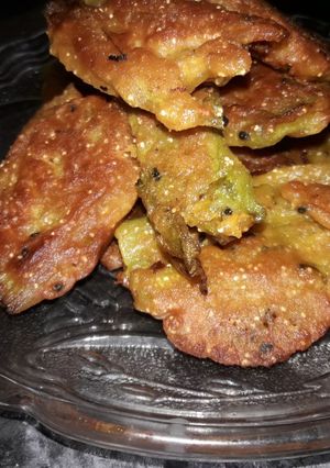 A picture of Pumpkin flower fritters.