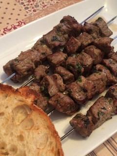 Una foto de Pinchos morunos