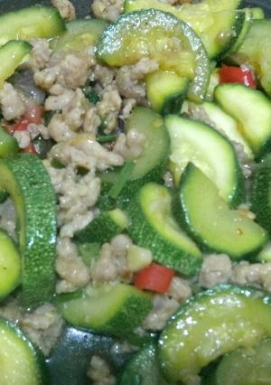 A picture of Spicy stir fry Zucchini.