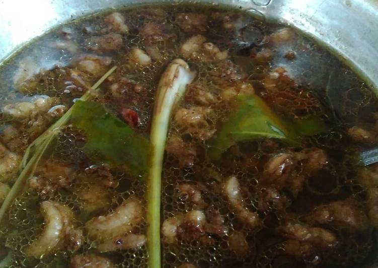 Bagaimana mengolah Rawon Daging Sapi yang Sempurna