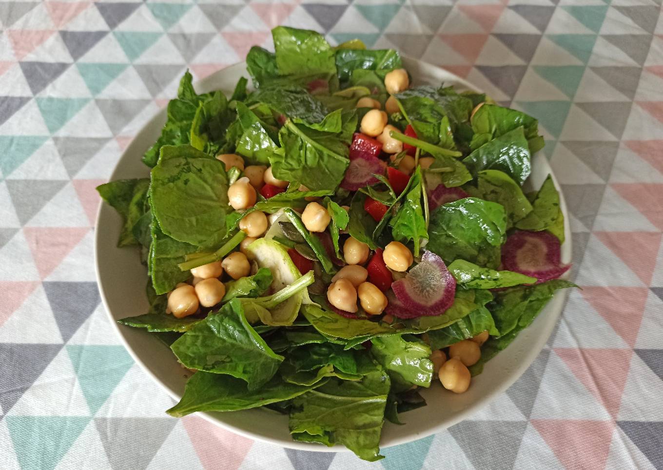 Ensalada de espinacas y garbanzos