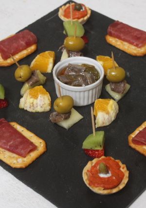 Una foto de Pizarra de entrantes variados