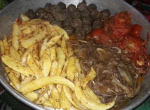 صورة لوصفة صينية كرات اللحم بالفرن🍖🍟🍅