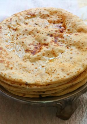 A picture of Spicy Butter Naan.