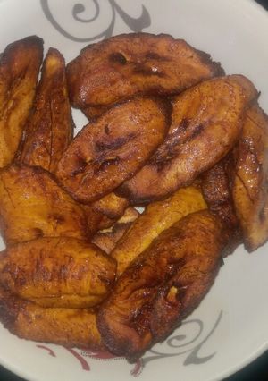 A picture of Fried plantains.
