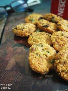 A picture of Kerala Style Parippu Vada (Dal Fritters).