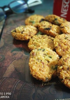 A picture of Kerala Style Parippu Vada (Dal Fritters).