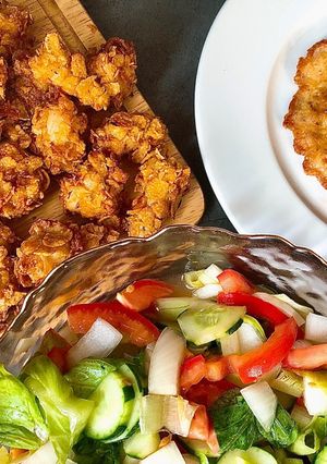 Hình của món Eatclean Bữa Trưa Với Chicken Nuts & Salad Dầu Giấm.