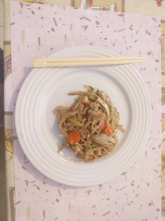 Una foto de Pasta al jengibre con pollo