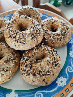 Una foto de Bagels riquismas!