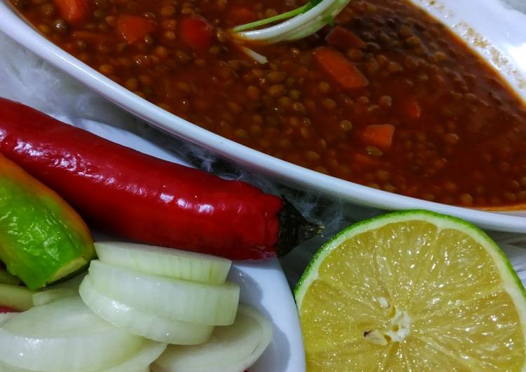 شوربة عدس وجزر