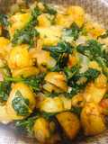 ENSALADA TIBIA DE ESPINACAS🥬SALTEADAS CON PAPINES🥔(AL PIMENTÓN)😋👏😋