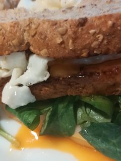 Una foto de Sándwich con hambre