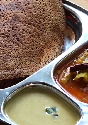 રાગી ઢોસા (Ragi Dosa Recipe In Gujarati) રેસીપી મુખ્ય ફોટો
