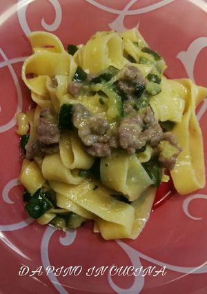 Foto di Tagliatelle con zucchine e salsicce