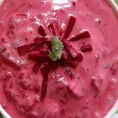 A picture of Beetroo raita.