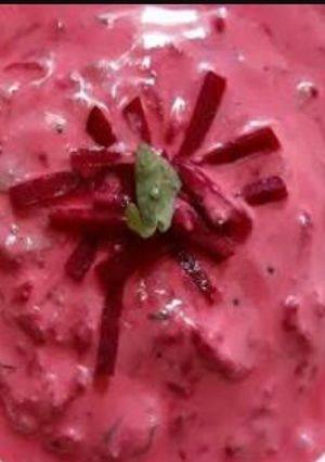 A picture of Beetroo raita.