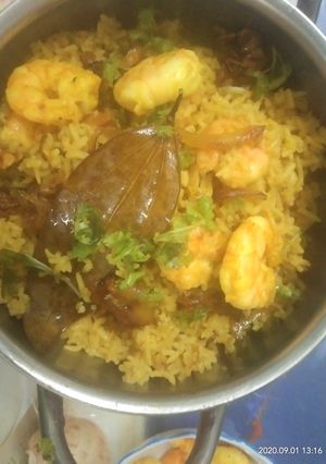 A picture of Prawns Birayani.