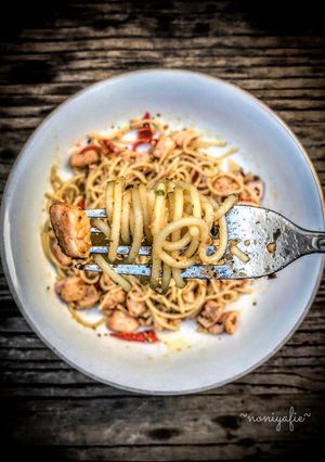 Foto resep Spaghetti aglio e olio with salmon