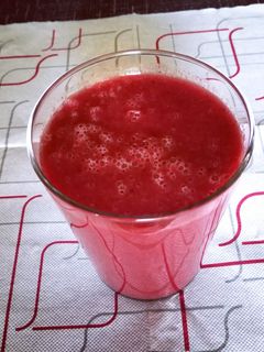 Una foto de Batido de pera con remolacha - veggie