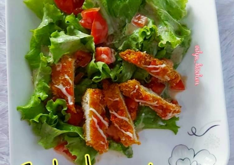Cara Mudah Membuat 68. Salad sayur chiken katsu with kewpie salad dressing Lezat