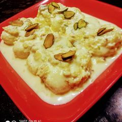 A picture of Kesar Rasmalai by Akshata Surve.