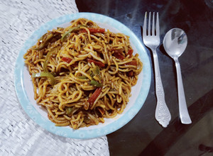 A picture of Schezwan Udon Noodles.