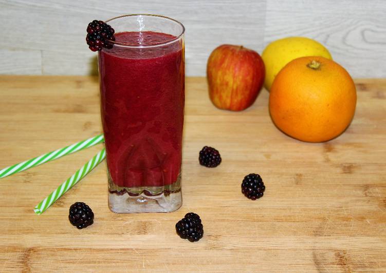 Smoothie de Moras Pomelo y Manzana