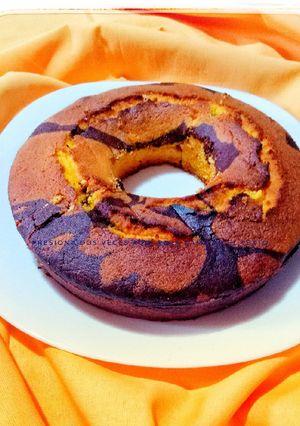 Una foto de Corona bicolor con zapallo/ 🇮🇹Ciambella bicolore alla zucca