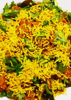 રોટલાનો ચટપટો નાસ્તો (Rotlano chatpato nasto recipe in gujarati) રેસીપી મુખ્ય ફોટો