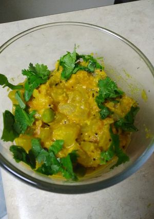 A picture of Bottle guard in curd curry.