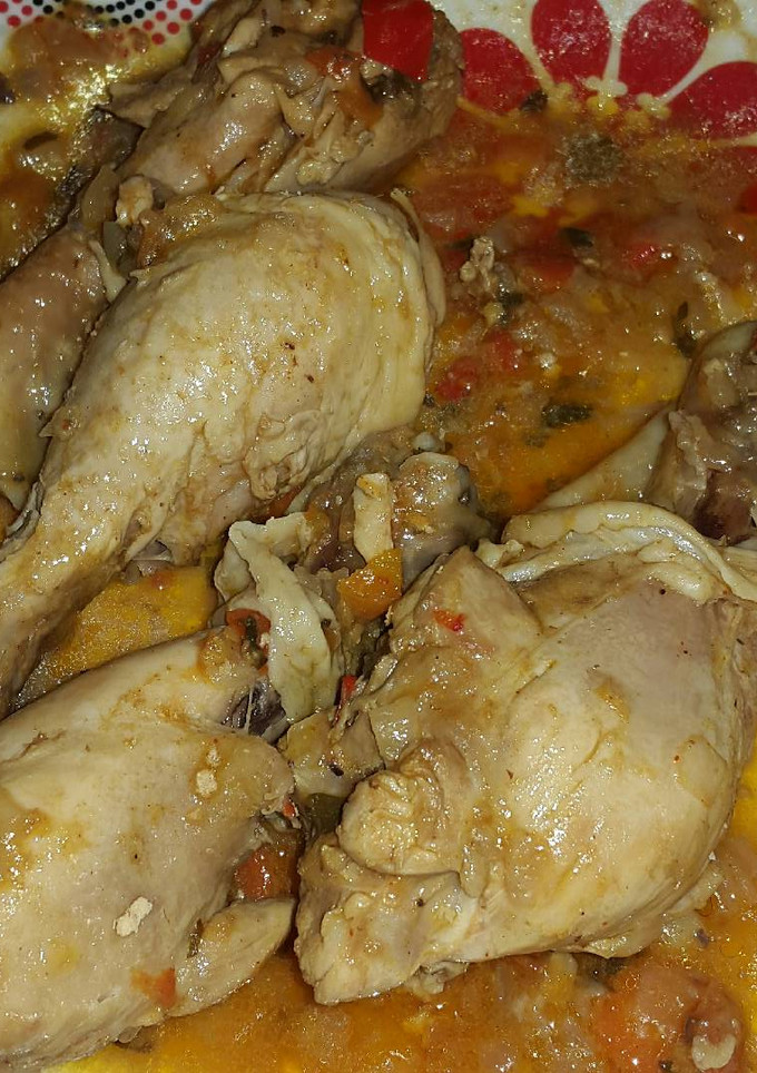 Una foto de Pollo en salsa
