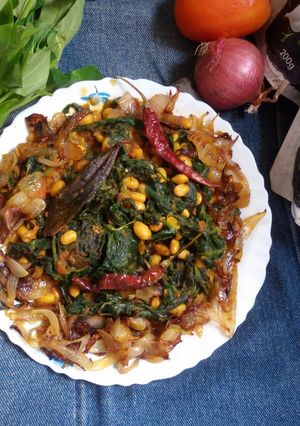 A picture of White beans with kolmi saag bhaji.