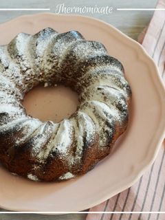 Una foto de Bizcocho de galletas y chocolate sin gluten con Thermomix