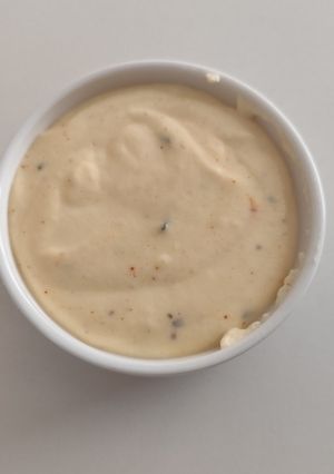 Una foto de Salsa de queso para nachos fácil