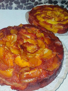 Una foto de Torta de manzana caramelizada
