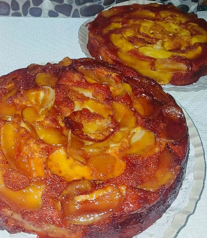 Una foto de Torta de manzana caramelizada