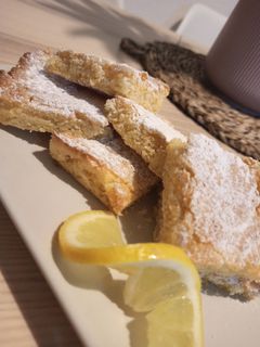 Una foto de Brownie de Limón🍋