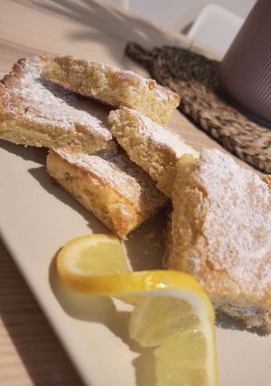 Una foto de Brownie de Limón🍋