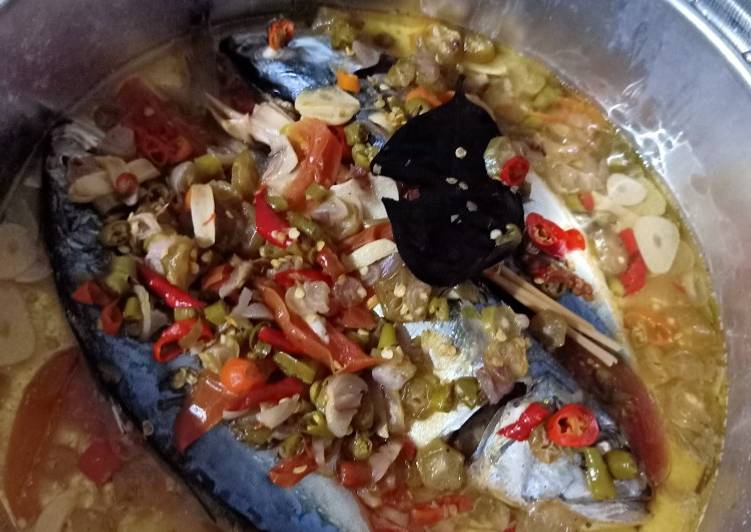 Ikan kembung kukus asam pedas