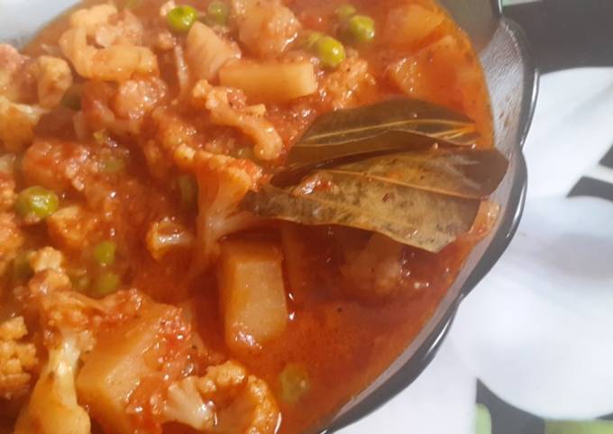 Recipe of Mario Batali Gobhi aloo matar