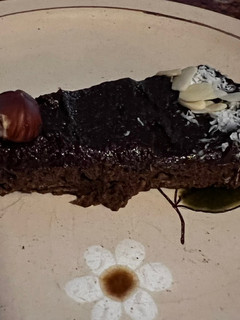 Una foto de Tarta de chocolate con crema de almendras sin gluten