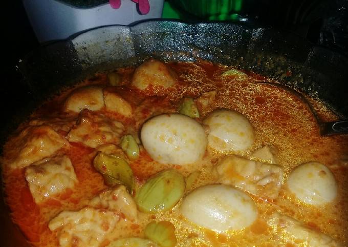 Tempe+telur puyuh masak santan pedas