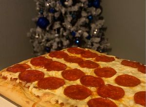 Una foto de Pizza de Peperoni🍕✨