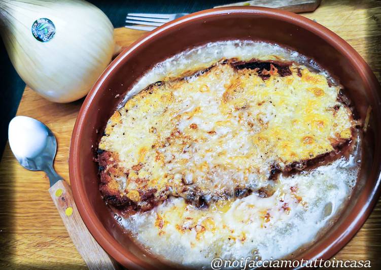 Zuppa di Cipolle Gratinata al Forno