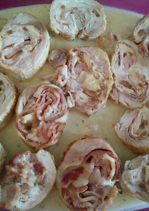 Una foto de Redondo de pollo relleno para torpes