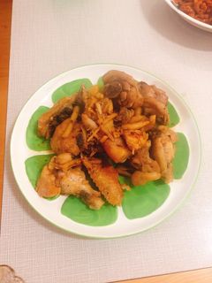 Hình của món Gà kho gừng.