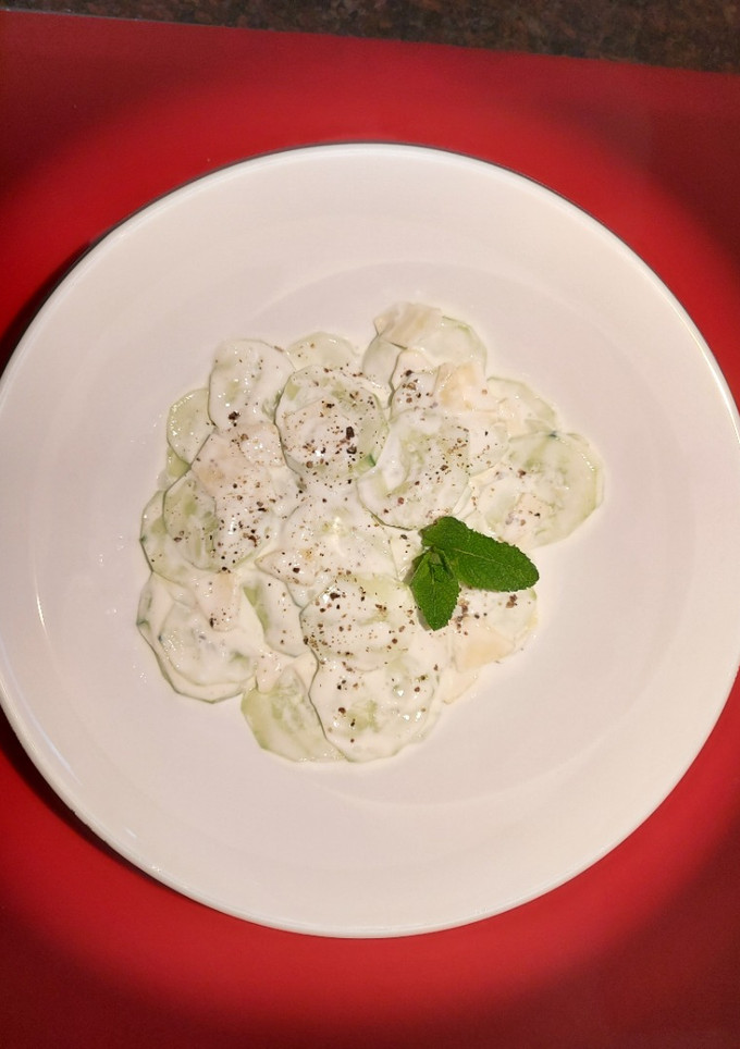 Una foto de Ensalada de pepino refrescante y veraniega