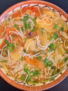 Hình của món Canh chua nấm kim châm.